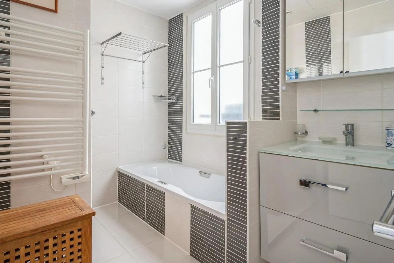In The Heart Of The 8th Arrondissement - Welkeys * Paris