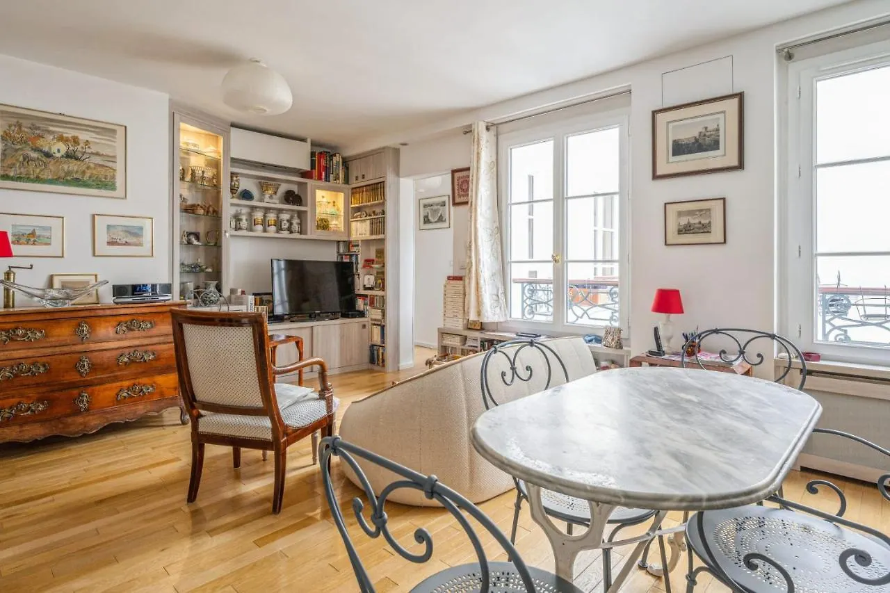Apartmán In The Heart Of The 8th Arrondissement - Welkeys
