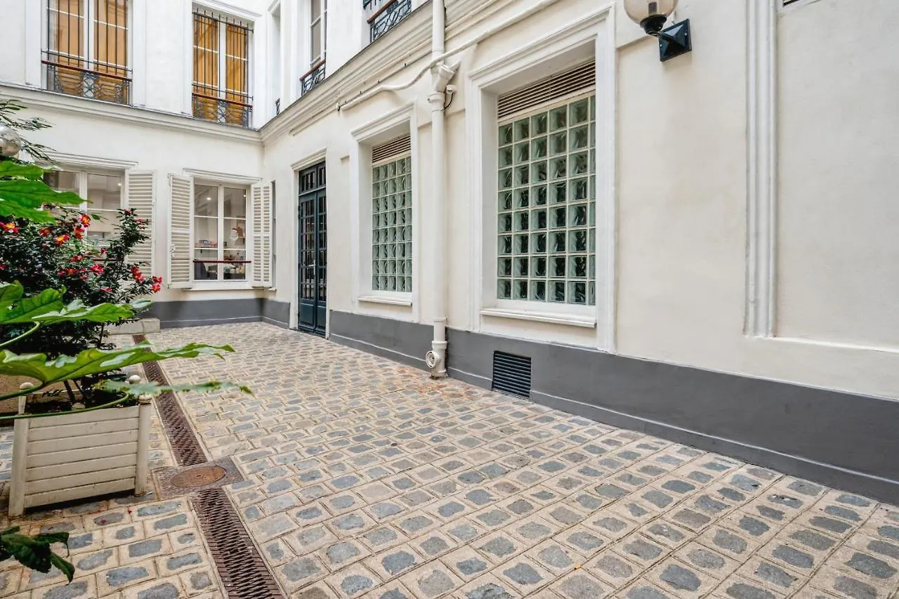 In The Heart Of The 8th Arrondissement - Welkeys Apartment Paris
